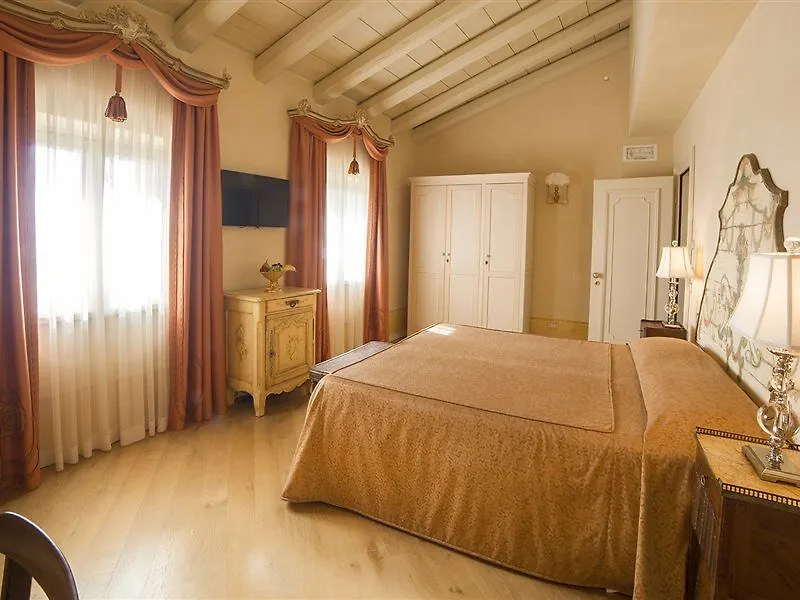 Relais Fra' Lorenzo Verona 5*,