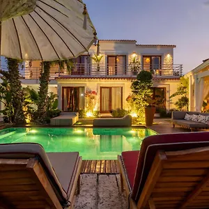 https://monje-alacati.aegeanhotels.net