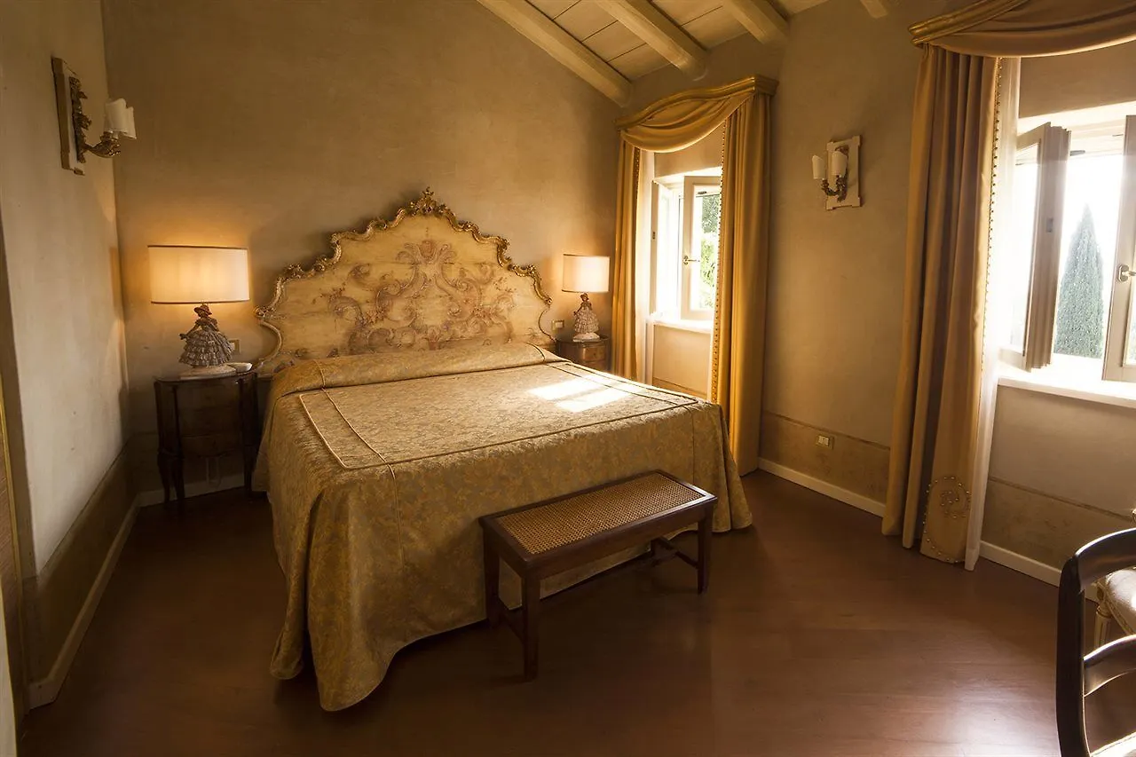 Relais Fra' Lorenzo Verona Konukevi